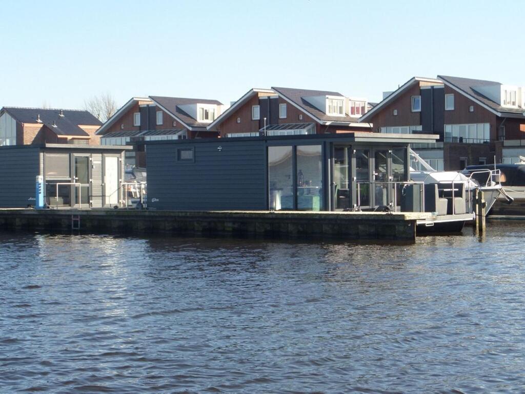 Uitgeest Modern Houseboat With Air Conditioning Located In Marina מראה חיצוני תמונה